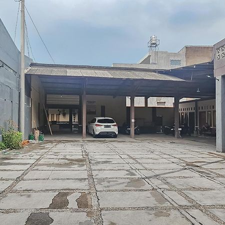 OYO 1982 Golf Papa Costel Cianjur Exterior foto